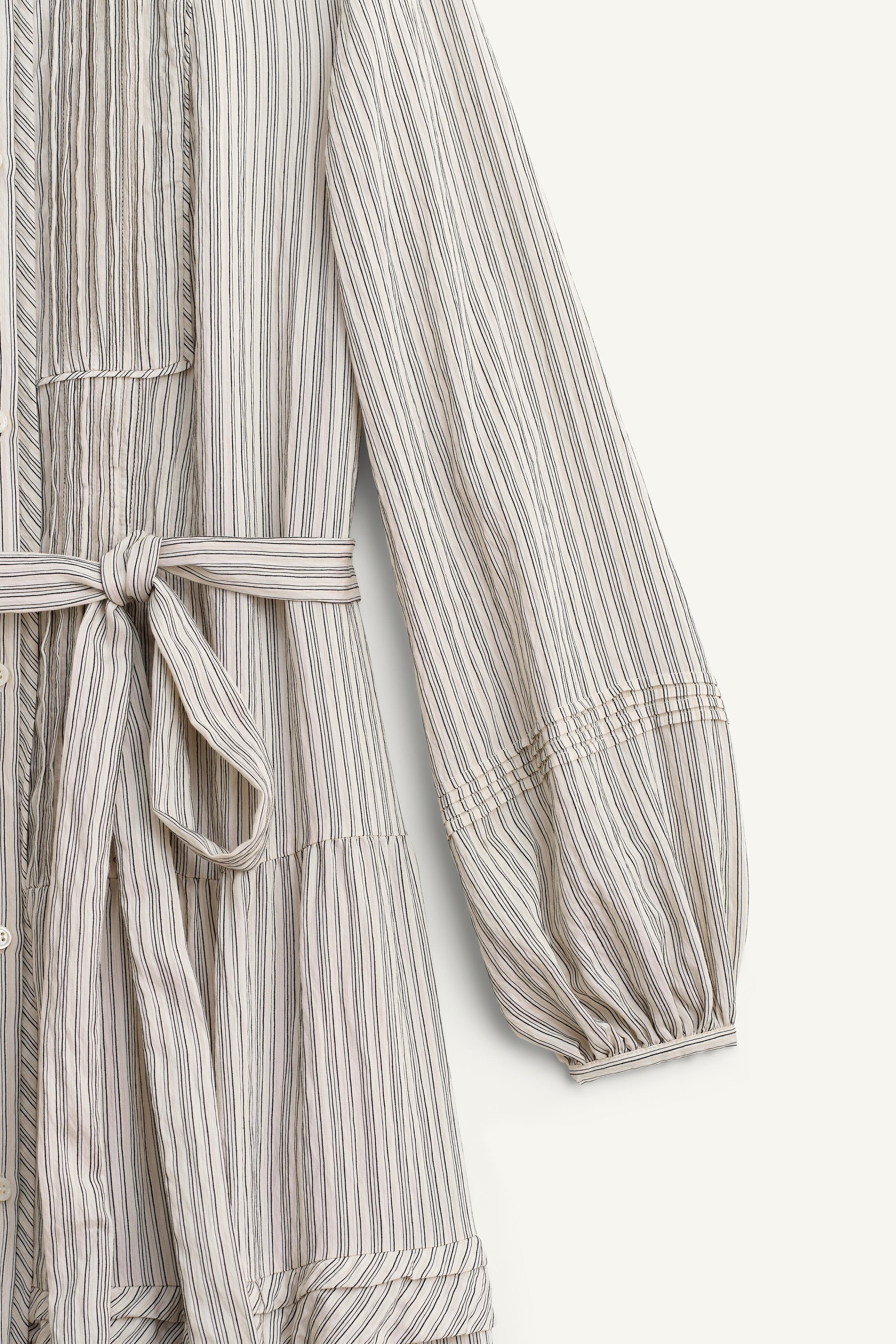 ROBE ROMANTIQUE AVEC CEINTURE LIMITED EDITION